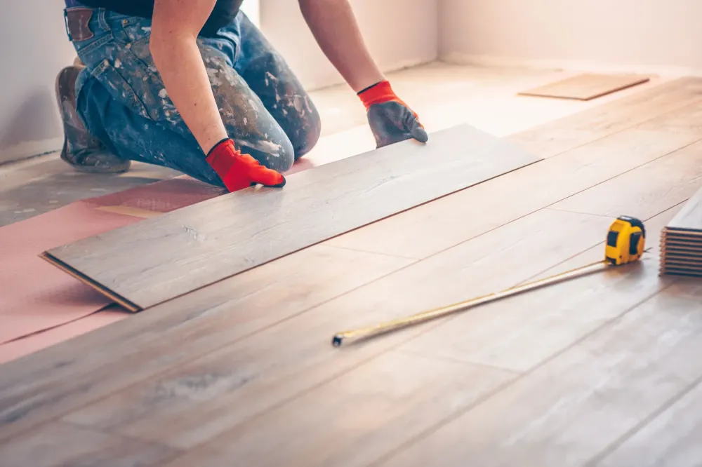 Pose de parquet à Nay